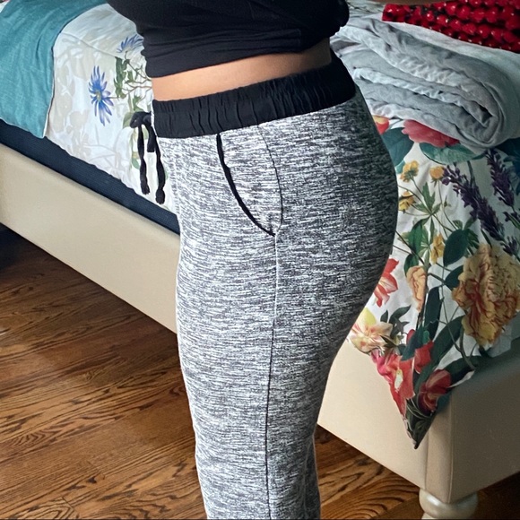 SOLD!!❤️ FOREVER 21 GRAY MARLED JOGGERS - Picture 3 of 6